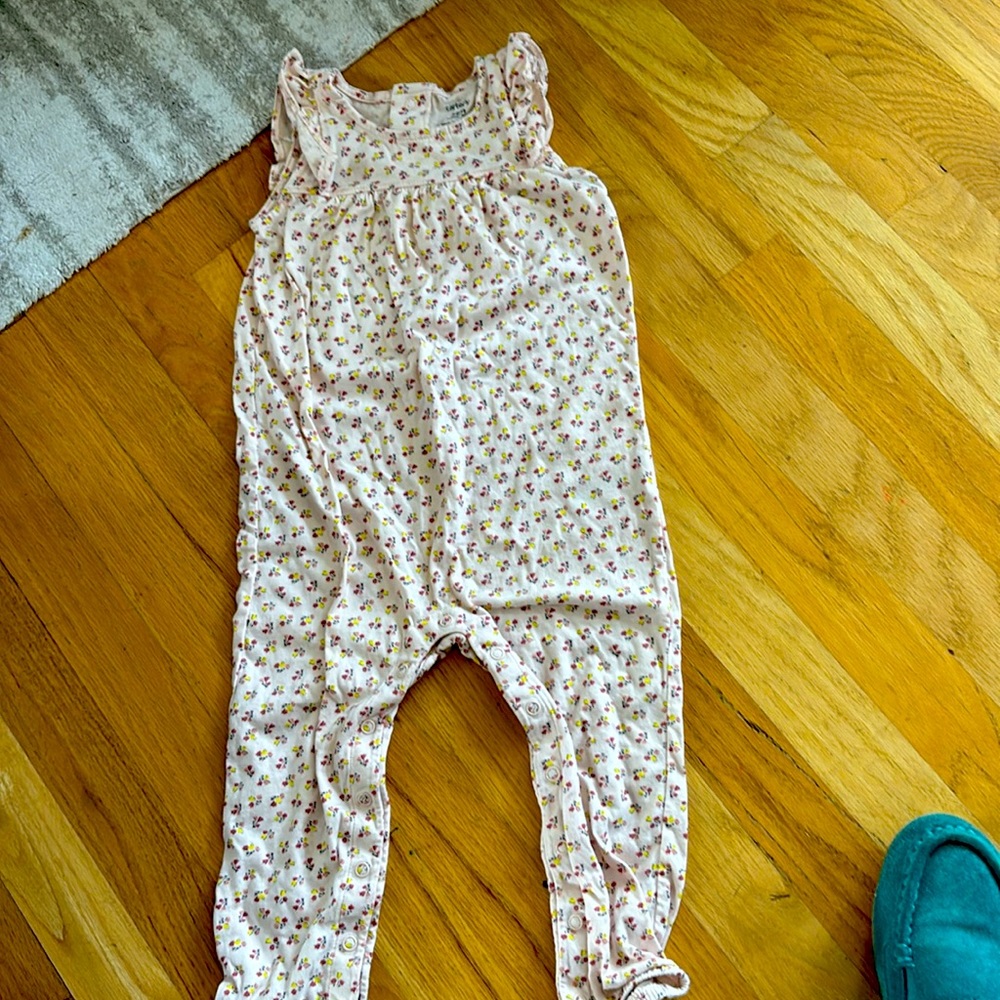 NWOT 24 months onsie w snaps pants tank. *2